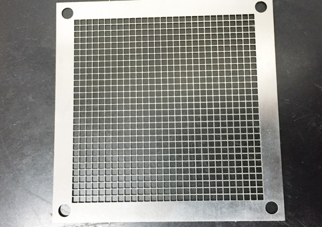 方孔冲孔网-03